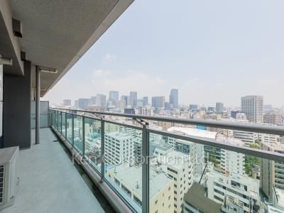 Bath ※Photo of the same layout on 20 floor. Decoration and fixture may differ.