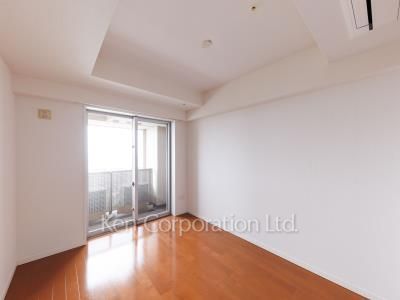 Bedroom ※Photo of the same layout on 27 floor. Decoration and fixture may differ.