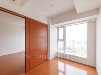 Other Room ※Photo of the same layout on 27 floor. Decoration and fixture may differ.