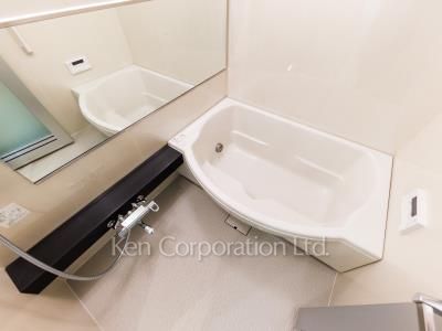 Lavatory ※Photo of the same layout on 27 floor. Decoration and fixture may differ.