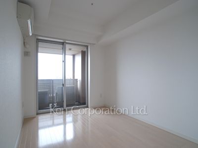 Bedroom ※Photo of the same layout on 11 floor. Decoration and fixture may differ.