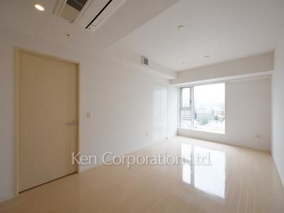 Living-Dining ※Photo of the same layout on 12 floor. Decoration and fixture may differ.