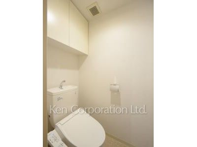 Lavatory ※Photo of the same layout on 12 floor. Decoration and fixture may differ.