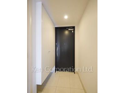 Entrance ※Photo of the same layout on 12 floor. Decoration and fixture may differ.