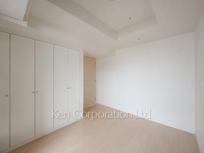 Bedroom ※Photo of the same layout on 12 floor. Decoration and fixture may differ.