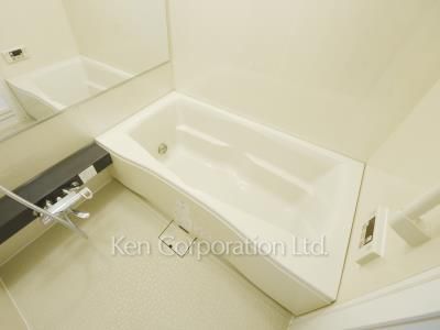 Bath ※Photo of the same layout on 12 floor. Decoration and fixture may differ.