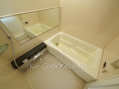 Bath ※Photo of the same layout on 3 floor. Decoration and fixture may differ.