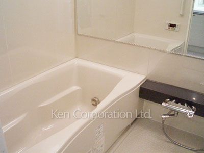 Bath ※Photo of the same layout on 23 floor. Decoration and fixture may differ.