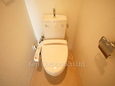Lavatory ※Photo of the same layout on 9 floor. Decoration and fixture may differ.