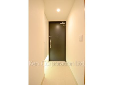 Entrance ※Photo of the same layout on 7 floor. Decoration and fixture may differ.