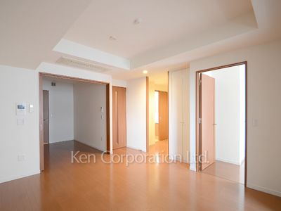 Living-Dining ※Photo of the same layout on 7 floor. Decoration and fixture may differ.