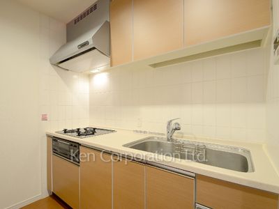 Kitchen ※Photo of the same layout on 7 floor. Decoration and fixture may differ.