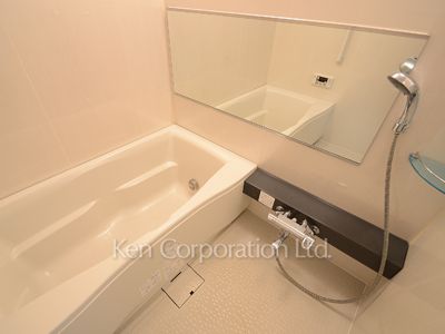 Bath ※Photo of the same layout on 7 floor. Decoration and fixture may differ.