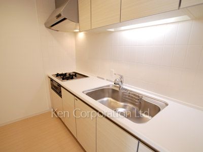 Kitchen ※Photo of the same layout on 22 floor. Decoration and fixture may differ.