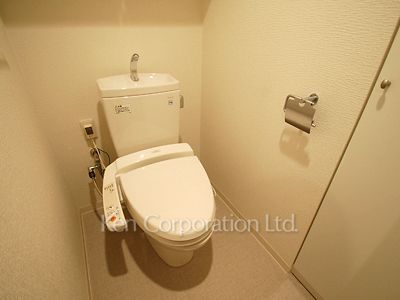 Lavatory ※Photo of the same layout on 15 floor. Decoration and fixture may differ.