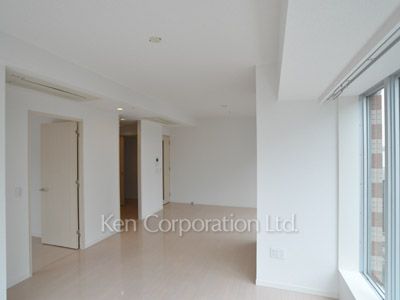 Living-Dining ※Photo of the same layout on 11 floor. Decoration and fixture may differ.