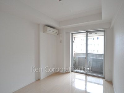 Bedroom ※Photo of the same layout on 11 floor. Decoration and fixture may differ.