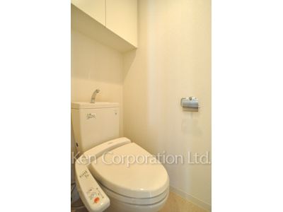 Lavatory ※Photo of the same layout on 11 floor. Decoration and fixture may differ.