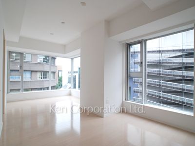 Living-Dining ※Photo of the same layout on 6 floor. Decoration and fixture may differ.
