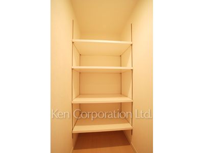 Closet ※Photo of the same layout on 6 floor. Decoration and fixture may differ.