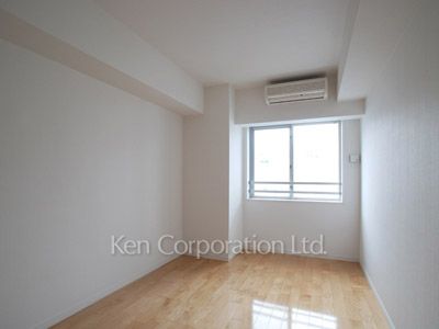 Bedroom ※Photo of the same layout on 6 floor. Decoration and fixture may differ.