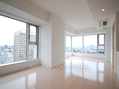 Living-Dining ※Photo of the same layout on 19 floor. Decoration and fixture may differ.