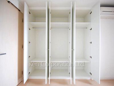 Closet ※Photo of the same layout on 19 floor. Decoration and fixture may differ.