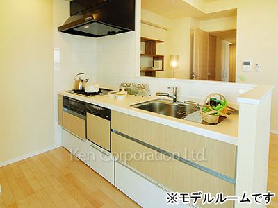 Kitchen ※Photo of the same layout on 22 floor. Decoration and fixture may differ.