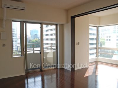 Living-Dining ※Photo of the same layout on 10 floor. Decoration and fixture may differ.