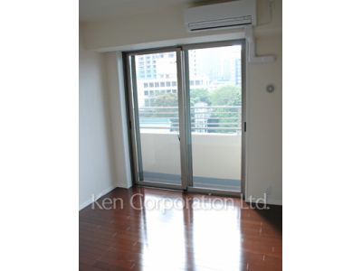 Bedroom ※Photo of the same layout on 10 floor. Decoration and fixture may differ.