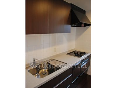 Kitchen ※Photo of the same layout on 10 floor. Decoration and fixture may differ.