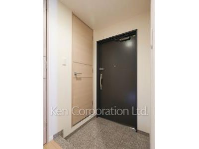 Entrance ※Photo of the same layout on 21 floor. Decoration and fixture may differ.