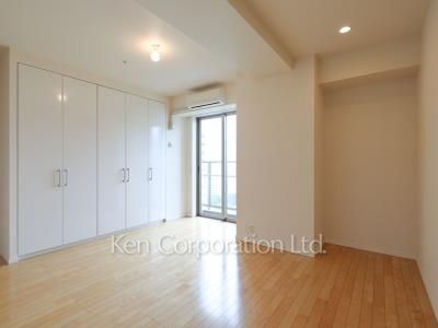 Bedroom ※Photo of the same layout on 21 floor. Decoration and fixture may differ.