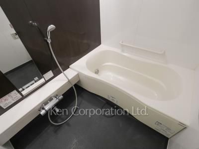 Bath ※Photo of the same layout on 21 floor. Decoration and fixture may differ.