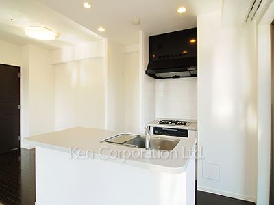 Kitchen ※Photo of the same layout on 23 floor. Decoration and fixture may differ.