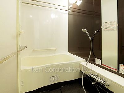Bath ※Photo of the same layout on 23 floor. Decoration and fixture may differ.