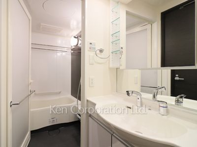 Powder Room ※Photo of the same layout on 20 floor. Decoration and fixture may differ.