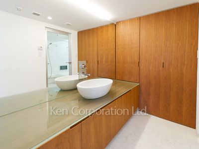 Powder Room ※Photo of the same layout on 1 floor. Decoration and fixture may differ.