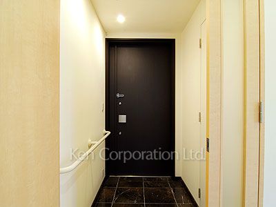 Entrance ※Photo of the same layout on 21 floor. Decoration and fixture may differ.