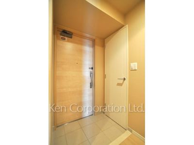Entrance ※Photo of the same layout on 19 floor. Decoration and fixture may differ.