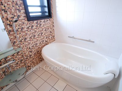 Bath ※Photo of the same layout on 12 floor. Decoration and fixture may differ.