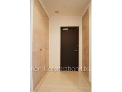 Entrance ※Photo of the same layout on 12 floor. Decoration and fixture may differ.