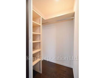 Walk-In Closet ※Photo of the same layout on 6 floor. Decoration and fixture may differ.