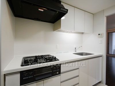 Kitchen ※Photo of the same layout on 6 floor. Decoration and fixture may differ.