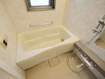 Bath ※Photo of the same layout on 6 floor. Decoration and fixture may differ.