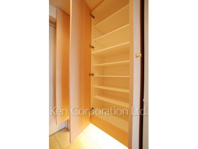 Closet ※Photo of the same layout on 7 floor. Decoration and fixture may differ.