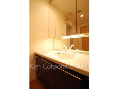 Powder Room ※Photo of the same layout on 7 floor. Decoration and fixture may differ.