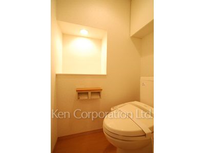 Lavatory ※Photo of the same layout on 7 floor. Decoration and fixture may differ.