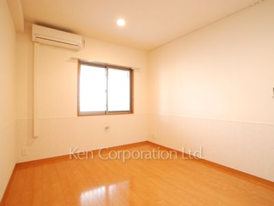Bedroom ※Photo of the same layout on 8 floor. Decoration and fixture may differ.