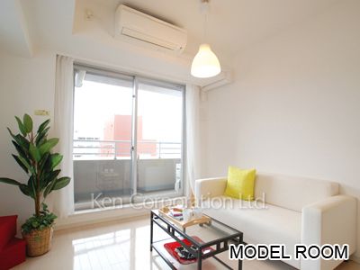 Living-Dining ※Photo of the same layout on 8 floor. Decoration and fixture may differ.